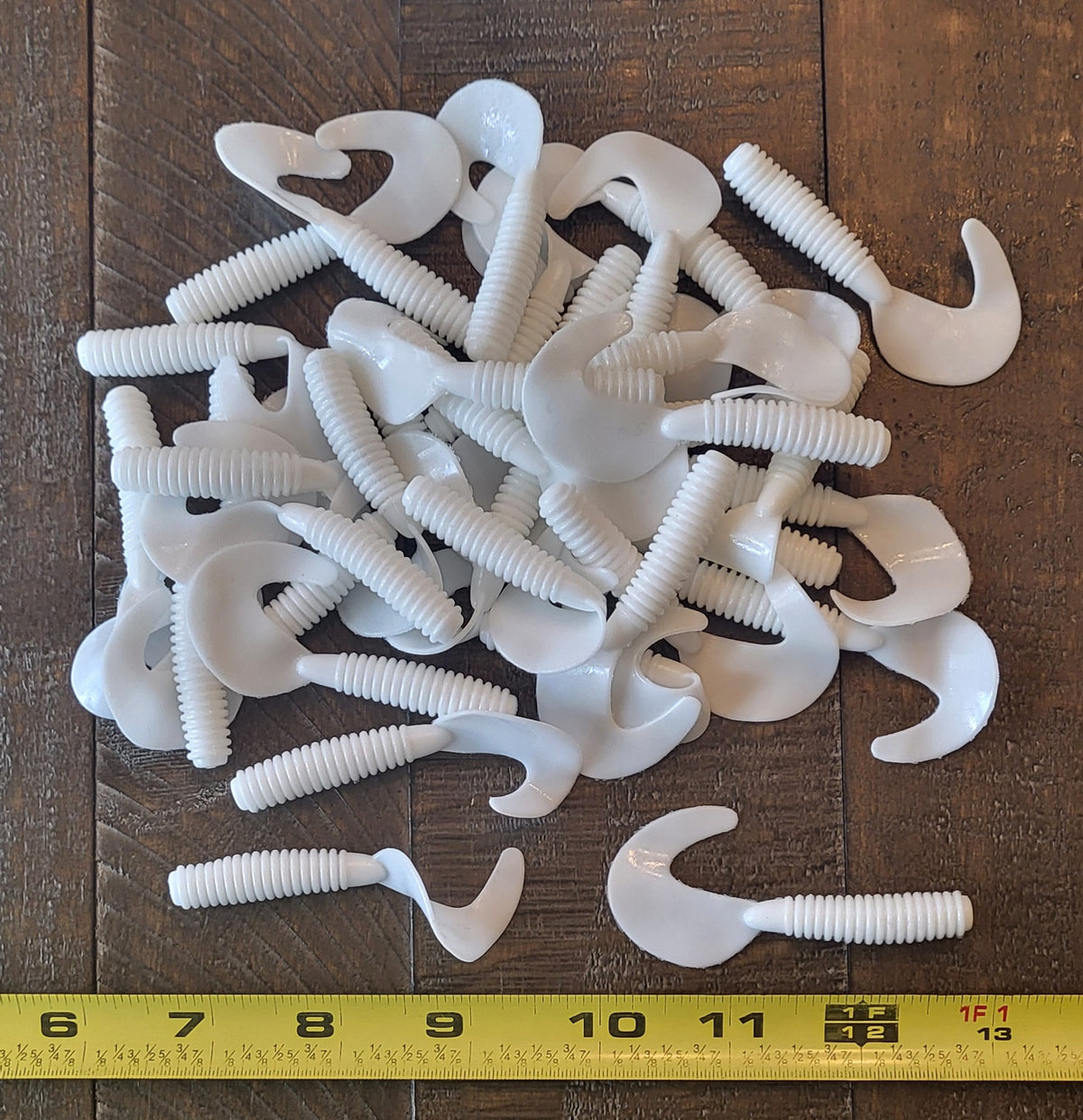 48 pcs, White Color 2-3/4 in lengthy x 3/8 in diameter Large Body Soft Plastic Curl Tail Grubs