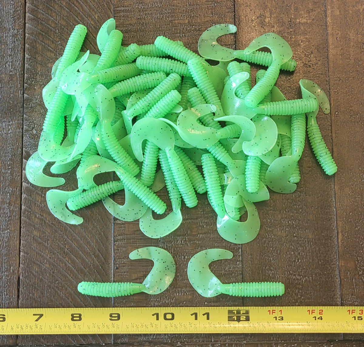 48 pcs, Opaque Lime Green Pepper Color 2-3/4 in lengthy x 3/8 in diameter Large Body Soft Plastic Curl Tail Grubs