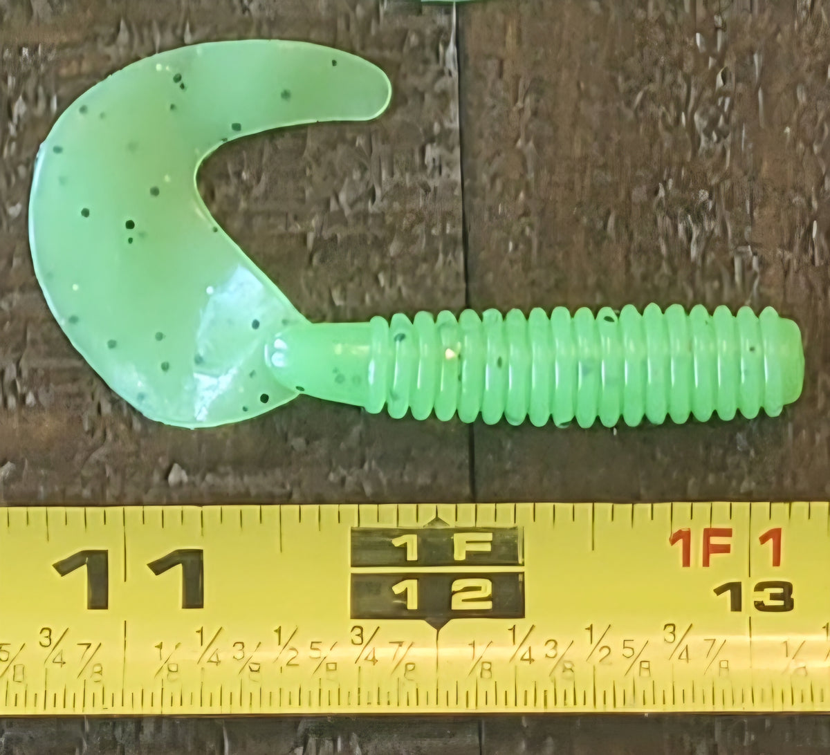 48 pcs, Opaque Lime Green Pepper Color 2-3/4 in lengthy x 3/8 in diameter Large Body Soft Plastic Curl Tail Grubs