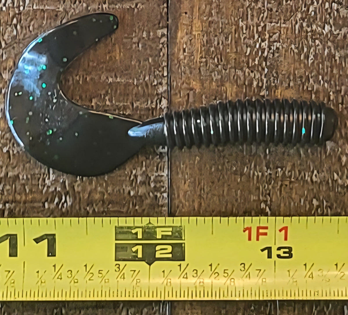 48 pcs, Dark Smoke Black with Green Glitter Color 2-3/4 in lengthy x 3/8 in diameter Large Body Soft Plastic Curl Tail Grubs