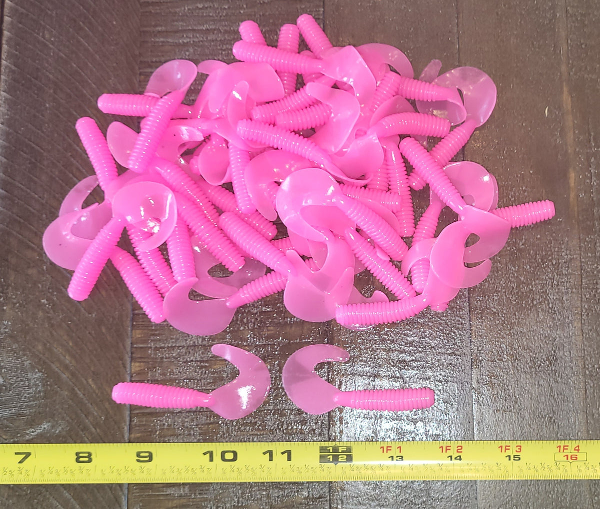 48 pcs, Pink BubbleGum 2-3/4 in length x 3/8 in diameter Large Body Soft Plastic Curl Tail Grubs